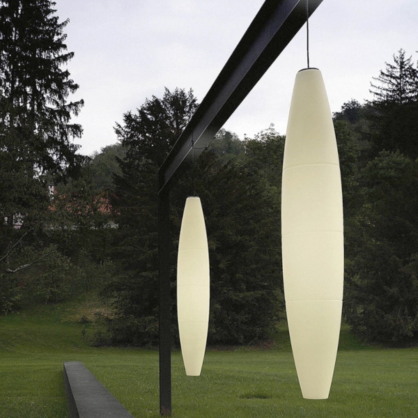 Havana Outdoor sospensione di Foscarini ambientazione in coppia.