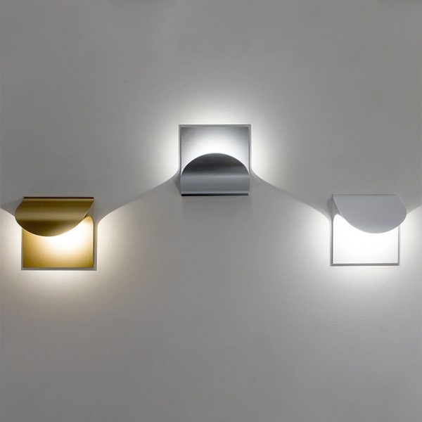 Incontro parete/soffitto nelle finiture, oro opaco, argento opaco e bianco