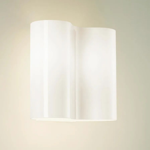 Lampada a parete Double di Foscarini finitura bianco.