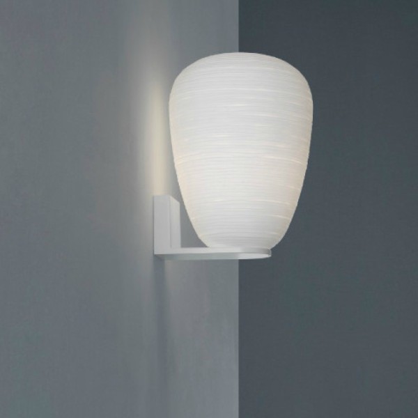 Lampada da parete Rituals 1 di Foscarini in vetro soffiato satinato inciso