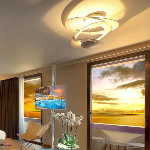 Lampada da soffitto Pirce led nella finitura oro