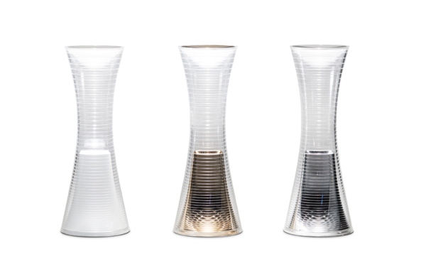 Come Together lampada da tavolo ricaricabile nelle tre varianti di colore quali il bianco, alluminio e rame