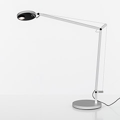 Lampada da tavolo Demetra Professional di Artemide in alluminio, tecnopolimero, acciaio. Solo corpo, senza supporto.