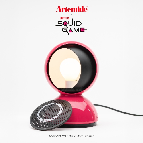 Lampada da tavolo Eclisse Squid Game Guard di Artemide.