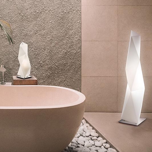 Diamond nelle versioni terra medium e tavolo small, nell'unica finitura white
