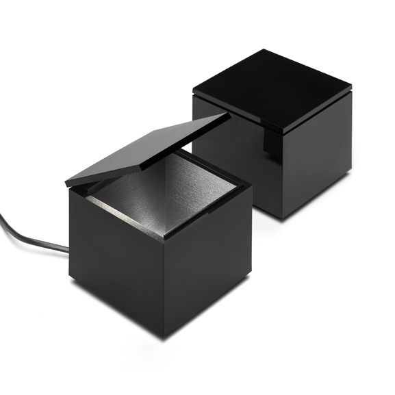 Lampada da tavolo Cuboluce Led nero di Cini & Nils in tecnopolimeri. Per interni