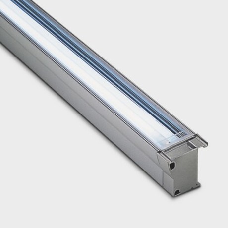 Profilo ad incasso Linealuce di iGuzzini in alluminio pressofuso. Per interni ed esterni