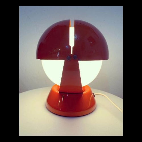 Buonanotte lampada da tavolo di Stilnovo finitura rosso.