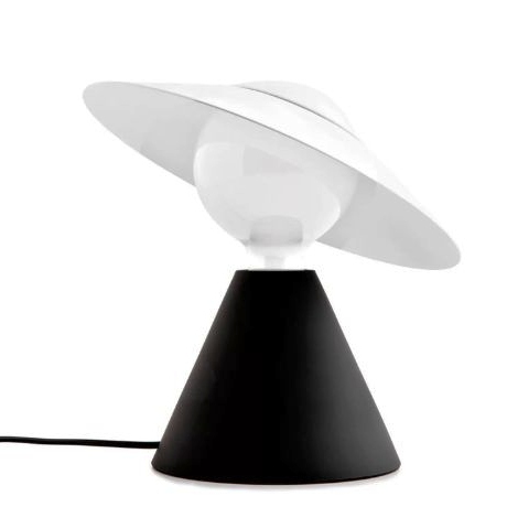 Fante tavolo di Stilnovo nella finitura nero/cappello bianco.